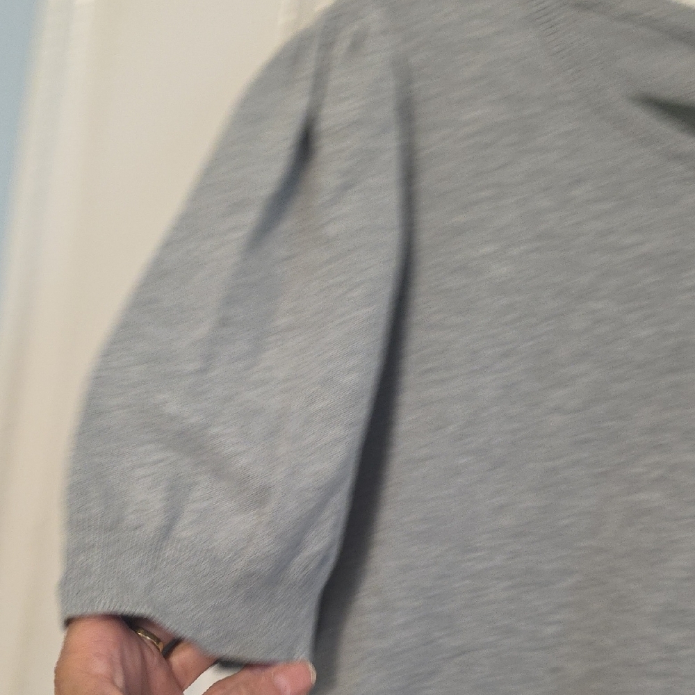CeCe Heather Gray Short Sleeve swrater - Picture 4 of 7